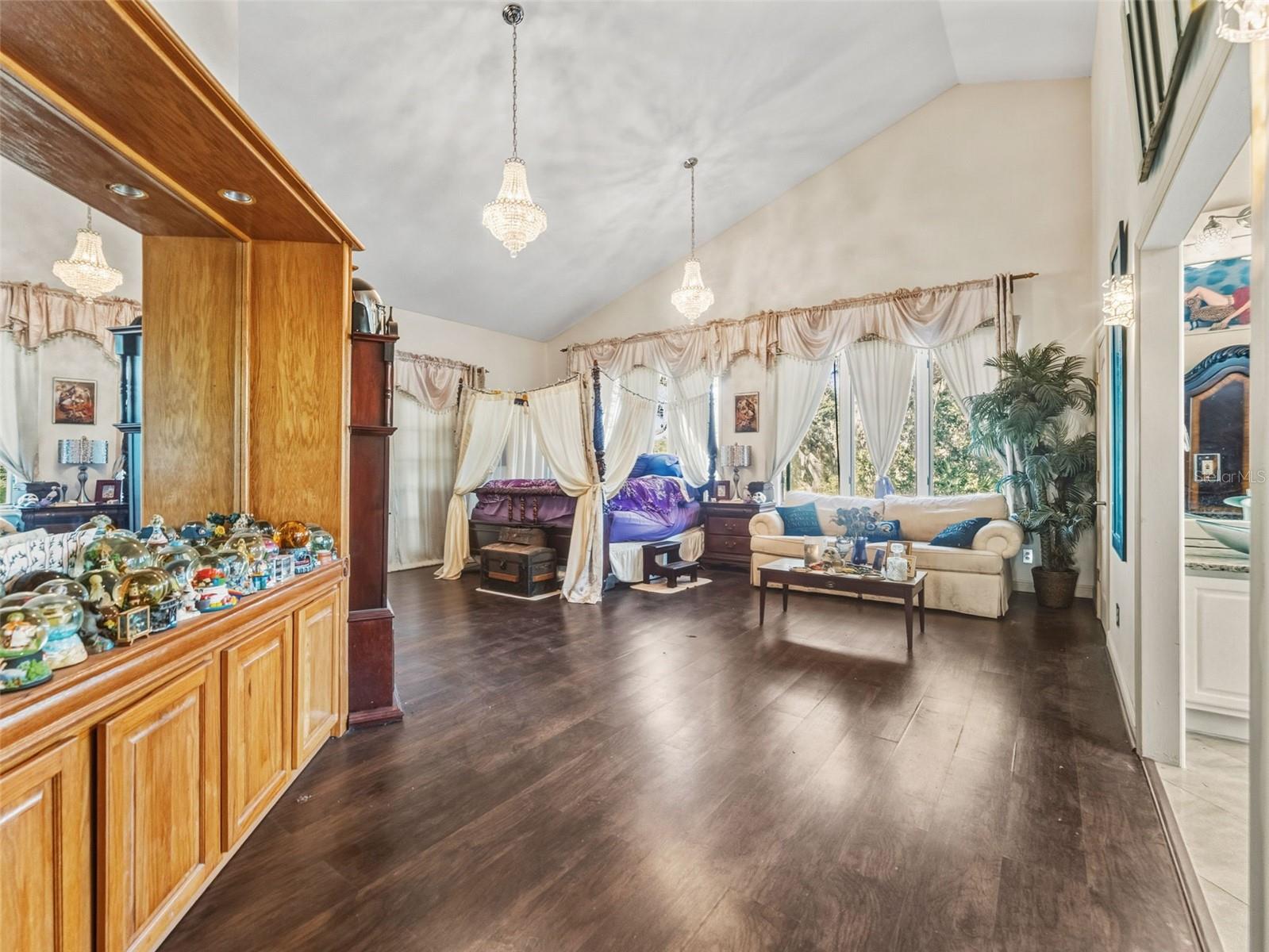 Image 18 of 73 For 5516 Frontier Drive