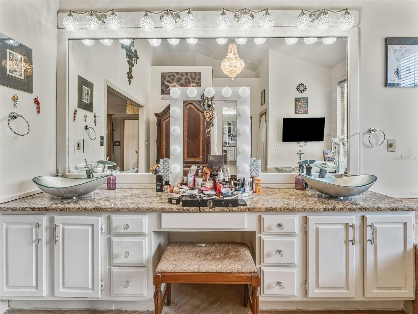 Image 22 of 73 For 5516 Frontier Drive