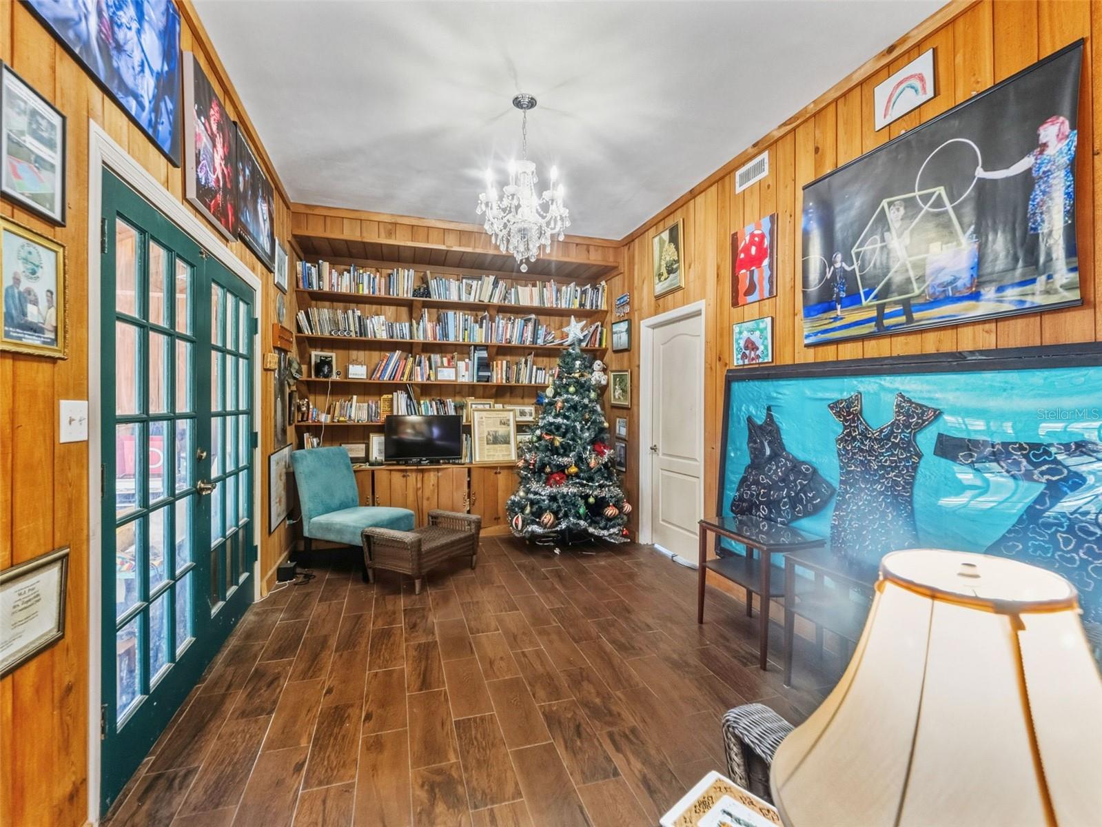 Image 33 of 73 For 5516 Frontier Drive