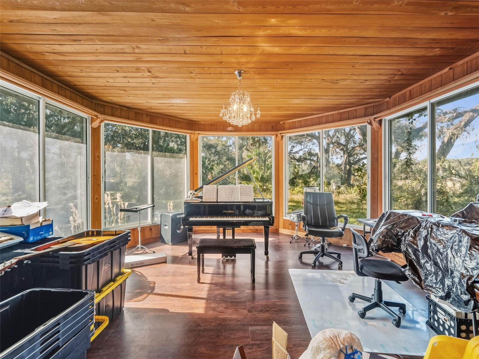 Image 34 of 73 For 5516 Frontier Drive