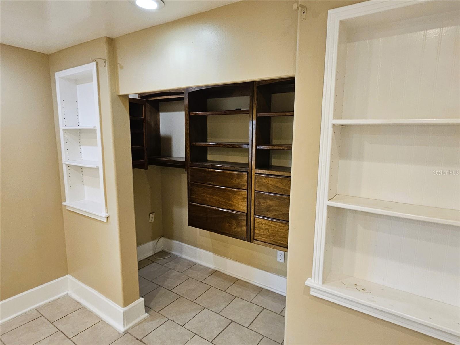 Image 18 of 25 For 2221 Annie Street