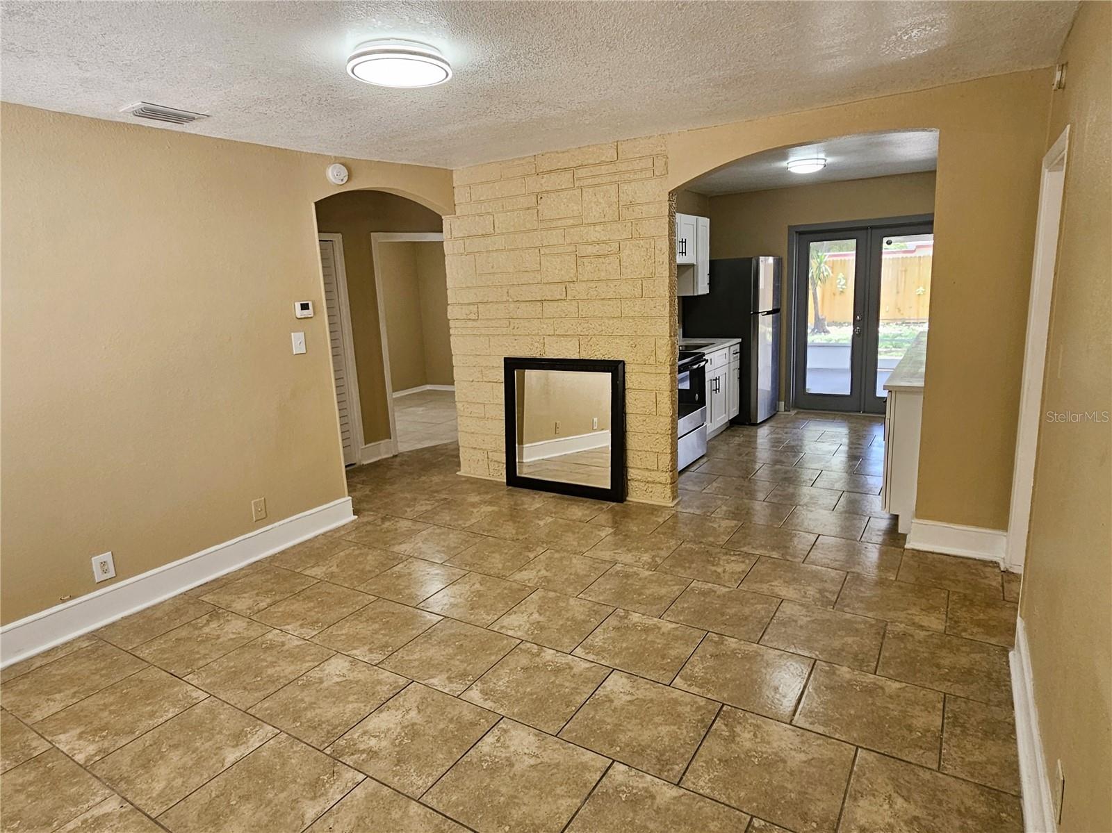 Image 5 of 25 For 2221 Annie Street