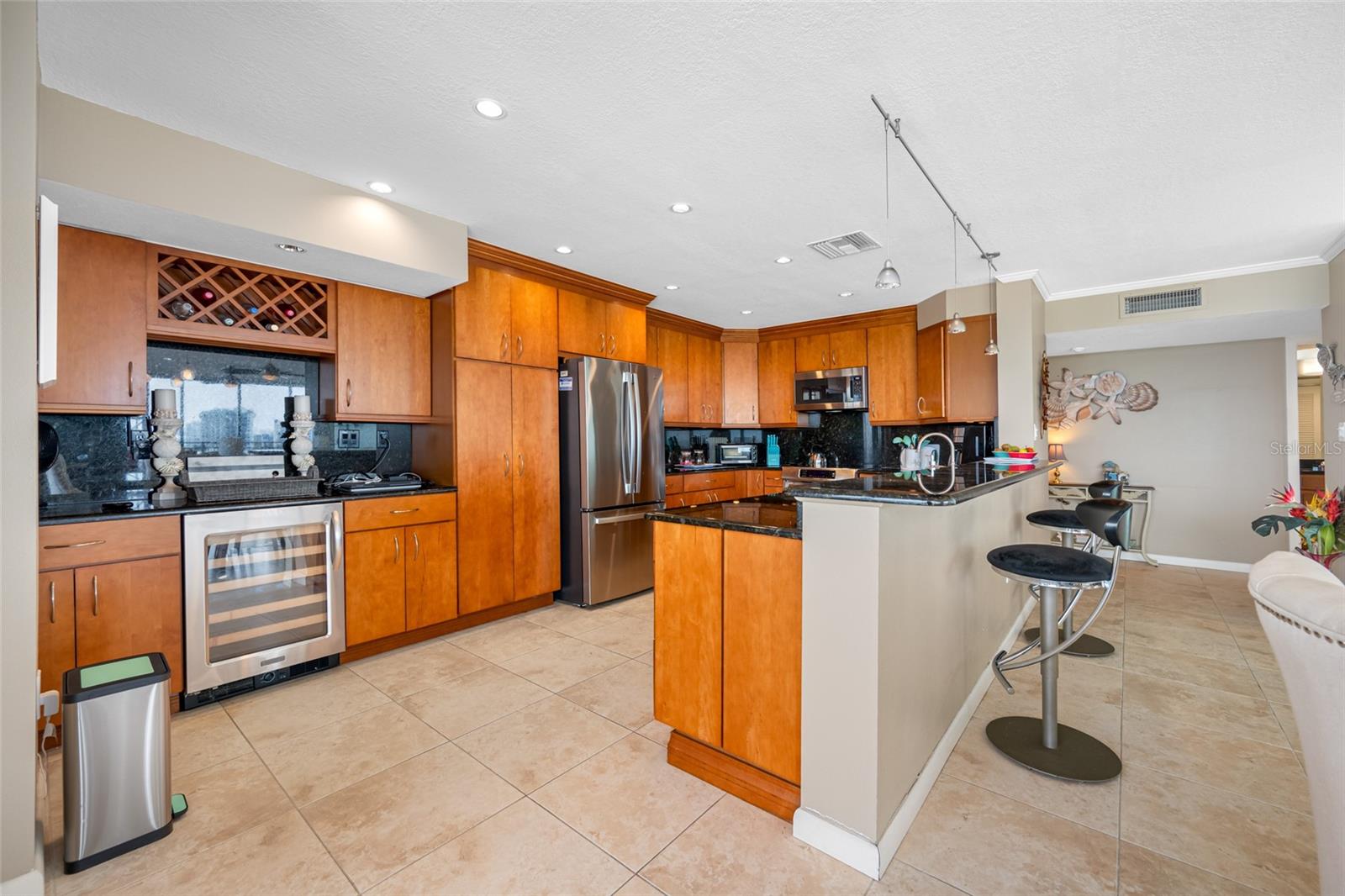 Image 12 of 47 For 7600 Bayshore Drive 703a