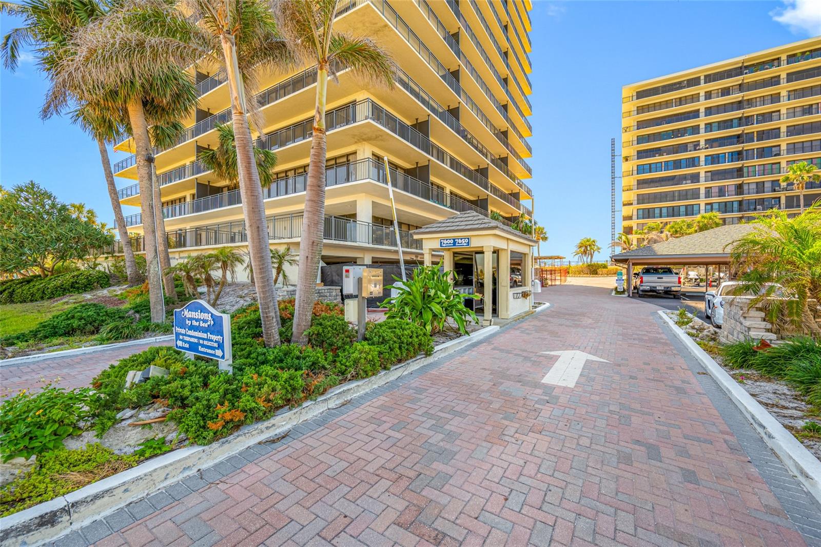 Image 2 of 47 For 7600 Bayshore Drive 703a