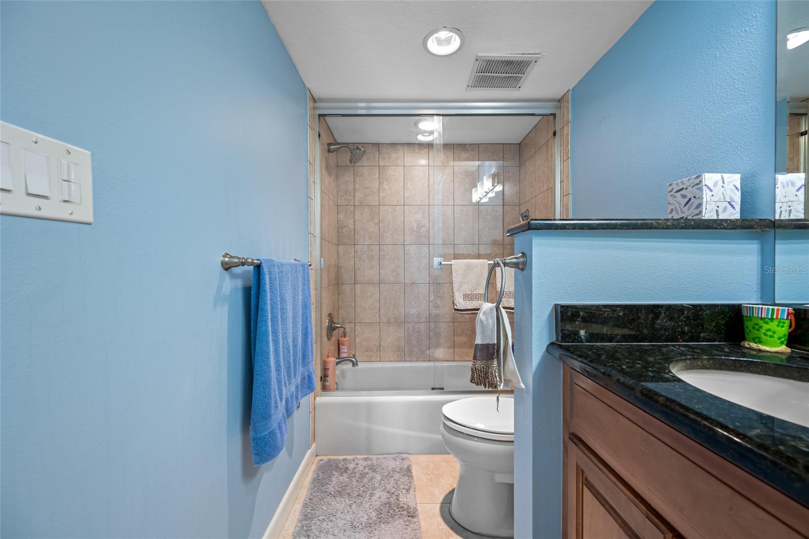 Image 27 of 47 For 7600 Bayshore Drive 703a