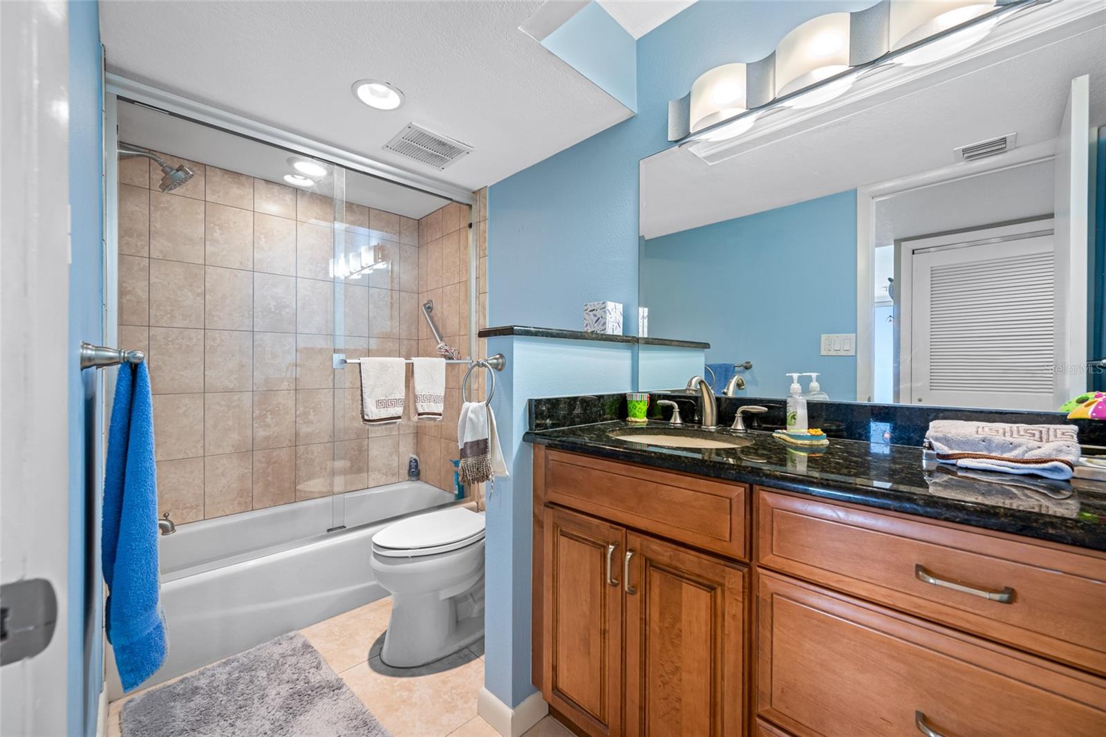 Image 28 of 47 For 7600 Bayshore Drive 703a