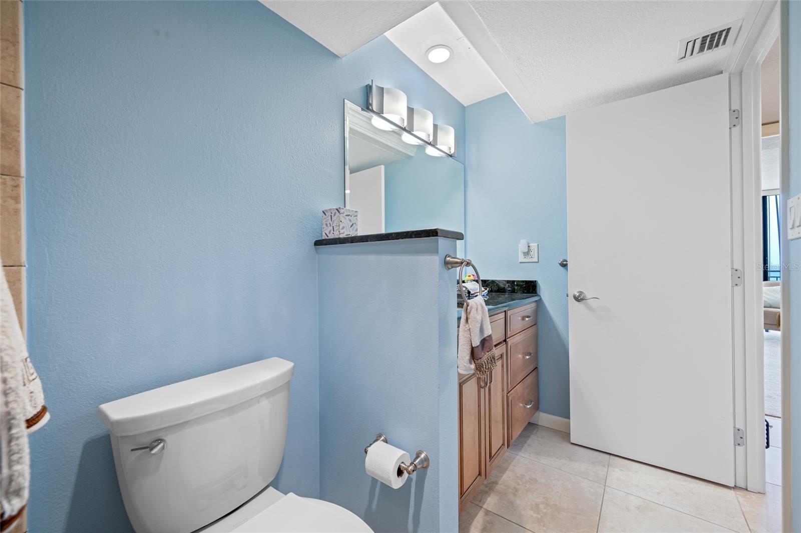 Image 29 of 47 For 7600 Bayshore Drive 703a