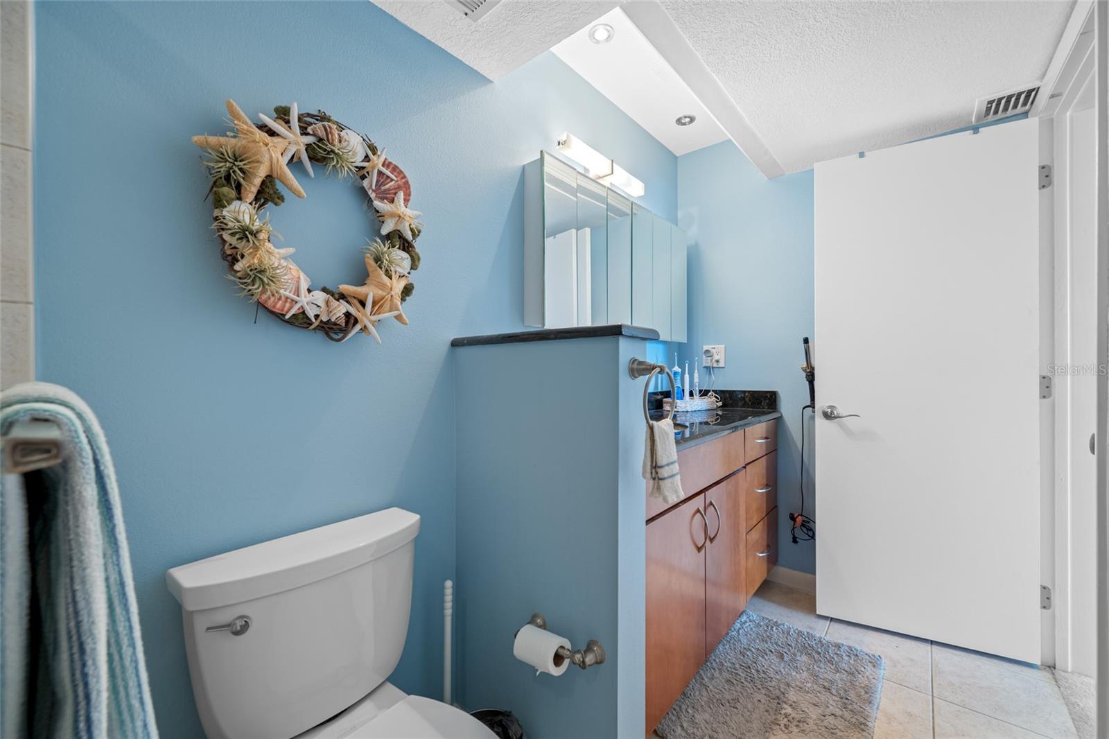 Image 34 of 47 For 7600 Bayshore Drive 703a