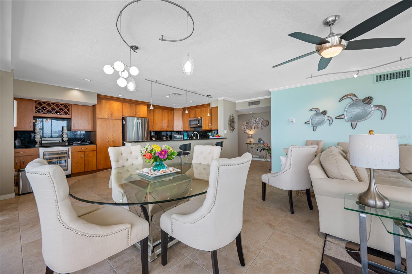 Image 5 of 47 For 7600 Bayshore Drive 703a