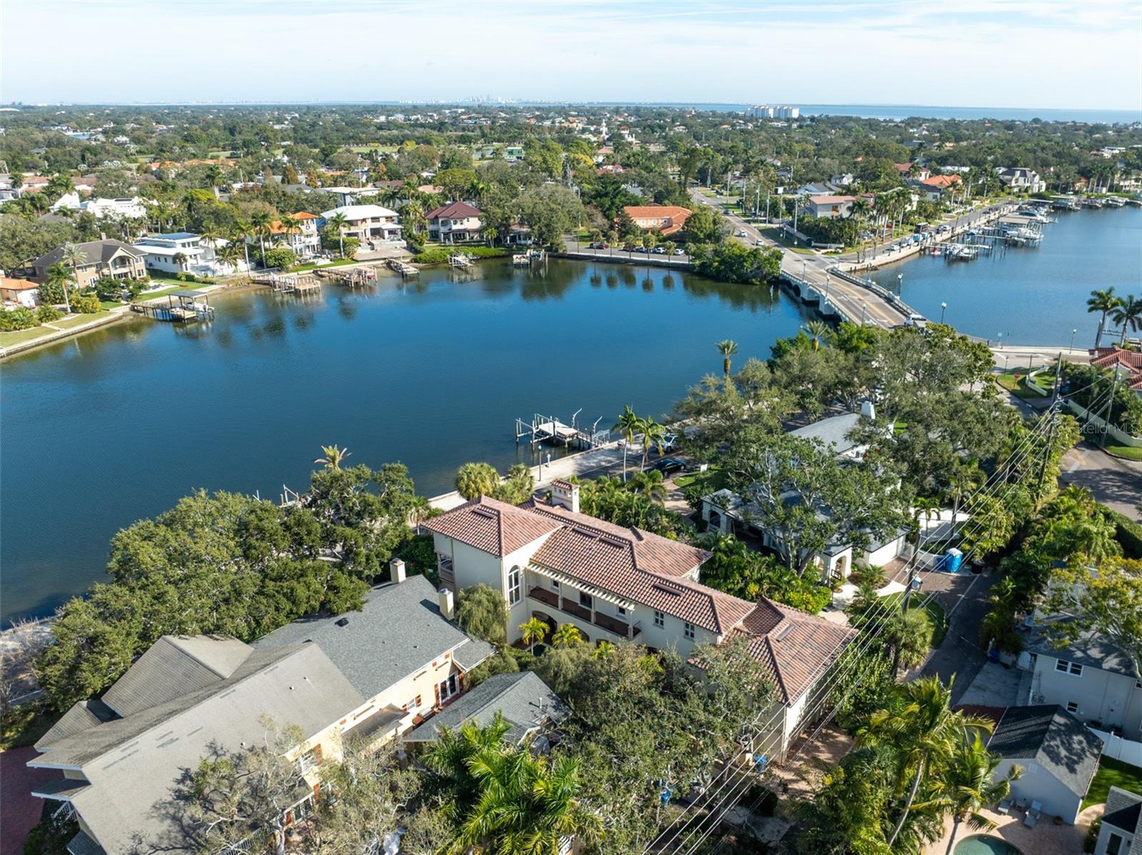 Details for 2152 Coffee Pot Boulevard Ne, ST PETERSBURG, FL 33704