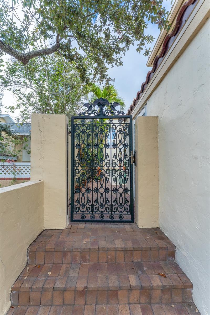 Image 53 of 72 For 2152 Coffee Pot Boulevard Ne