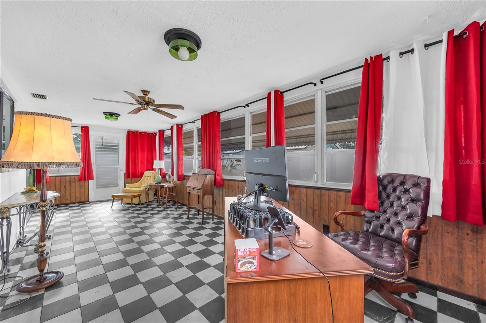 Image 14 of 33 For 2533 Bramblewood Drive W