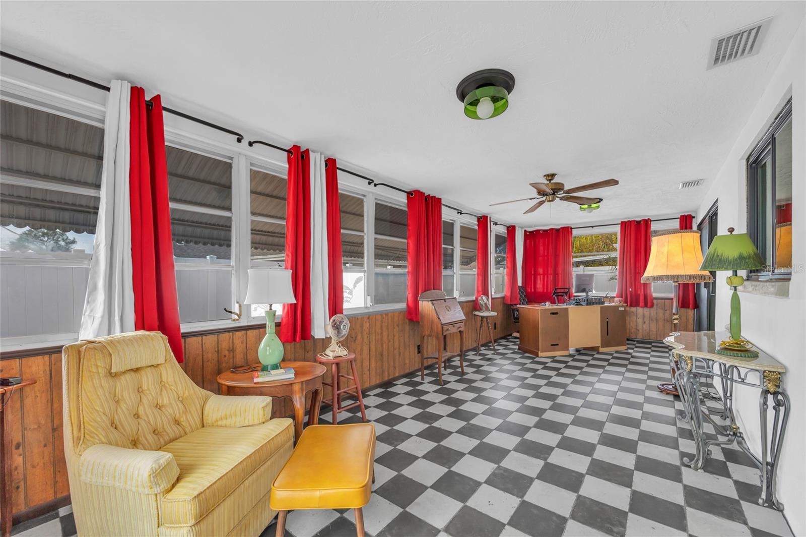 Image 15 of 33 For 2533 Bramblewood Drive W