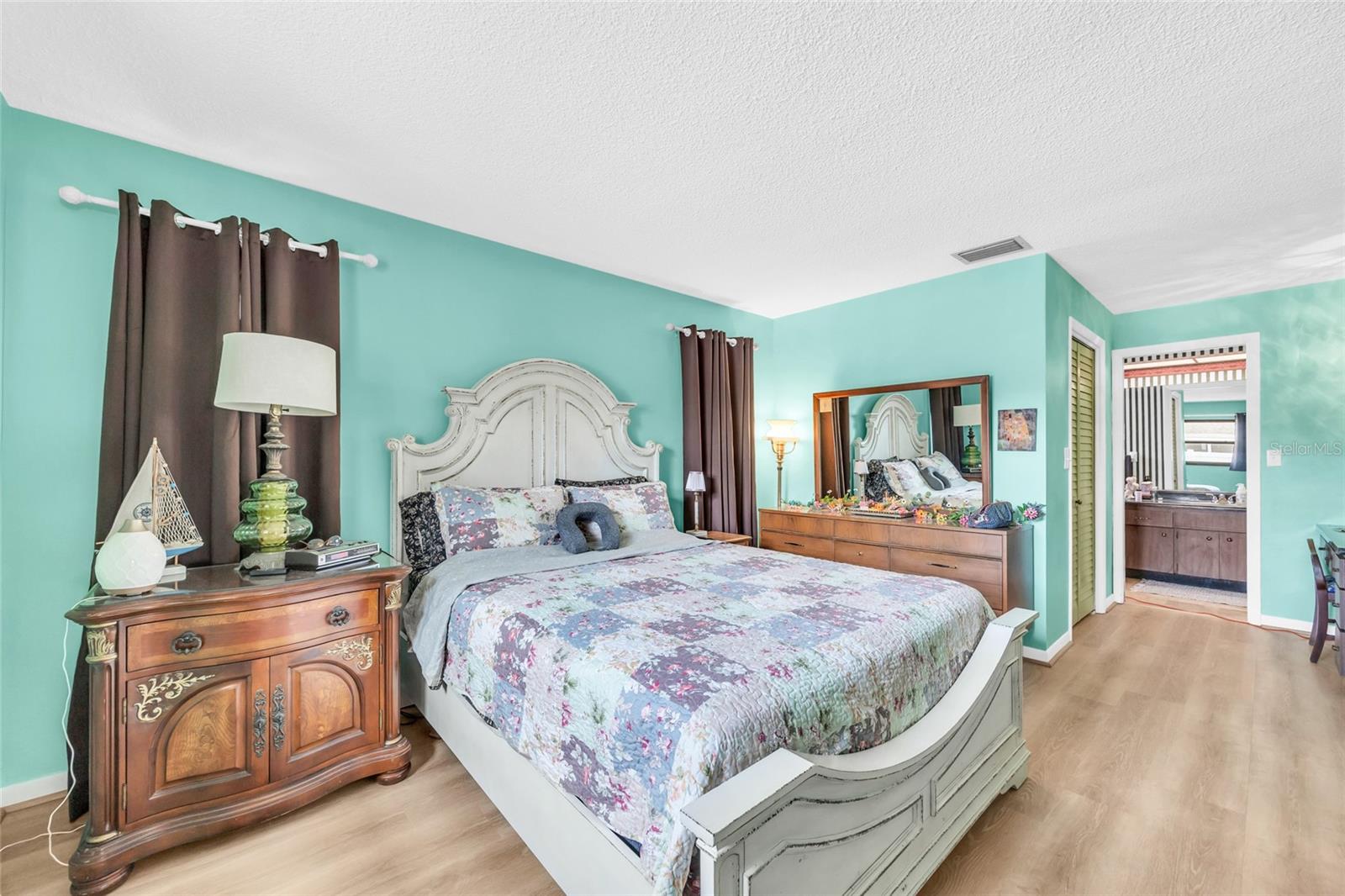 Image 16 of 33 For 2533 Bramblewood Drive W