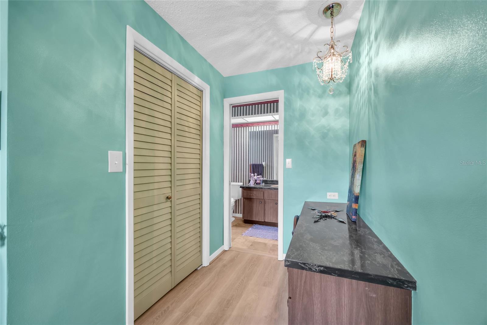 Image 19 of 33 For 2533 Bramblewood Drive W