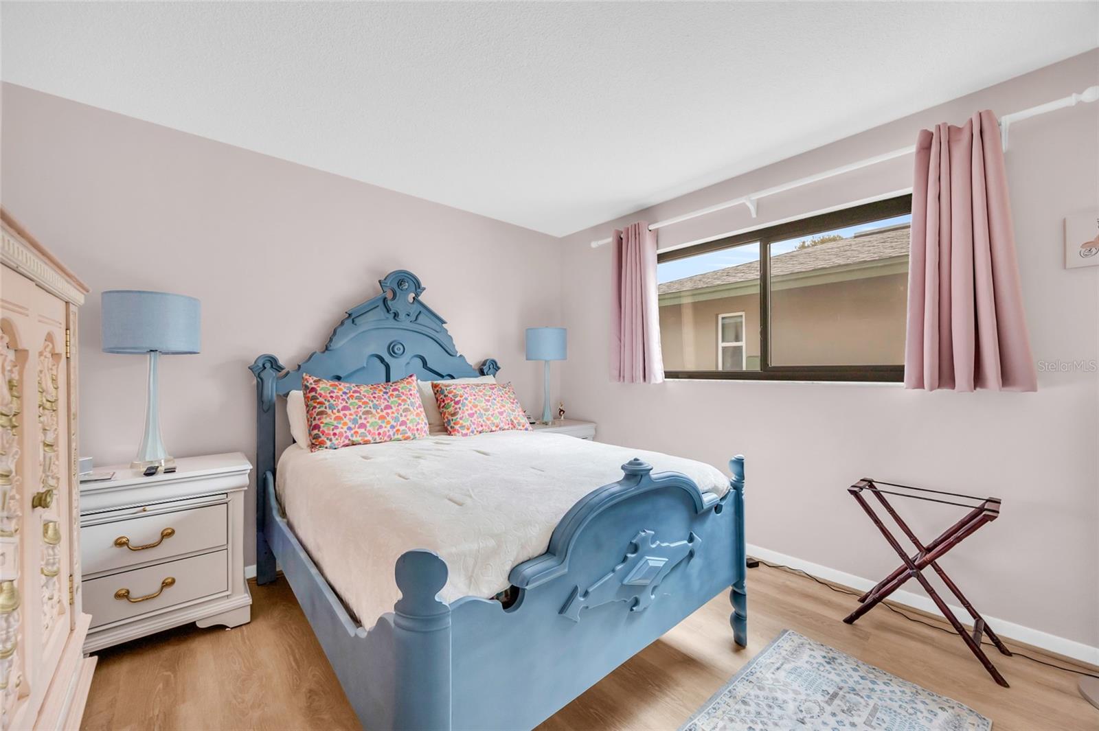 Image 22 of 33 For 2533 Bramblewood Drive W