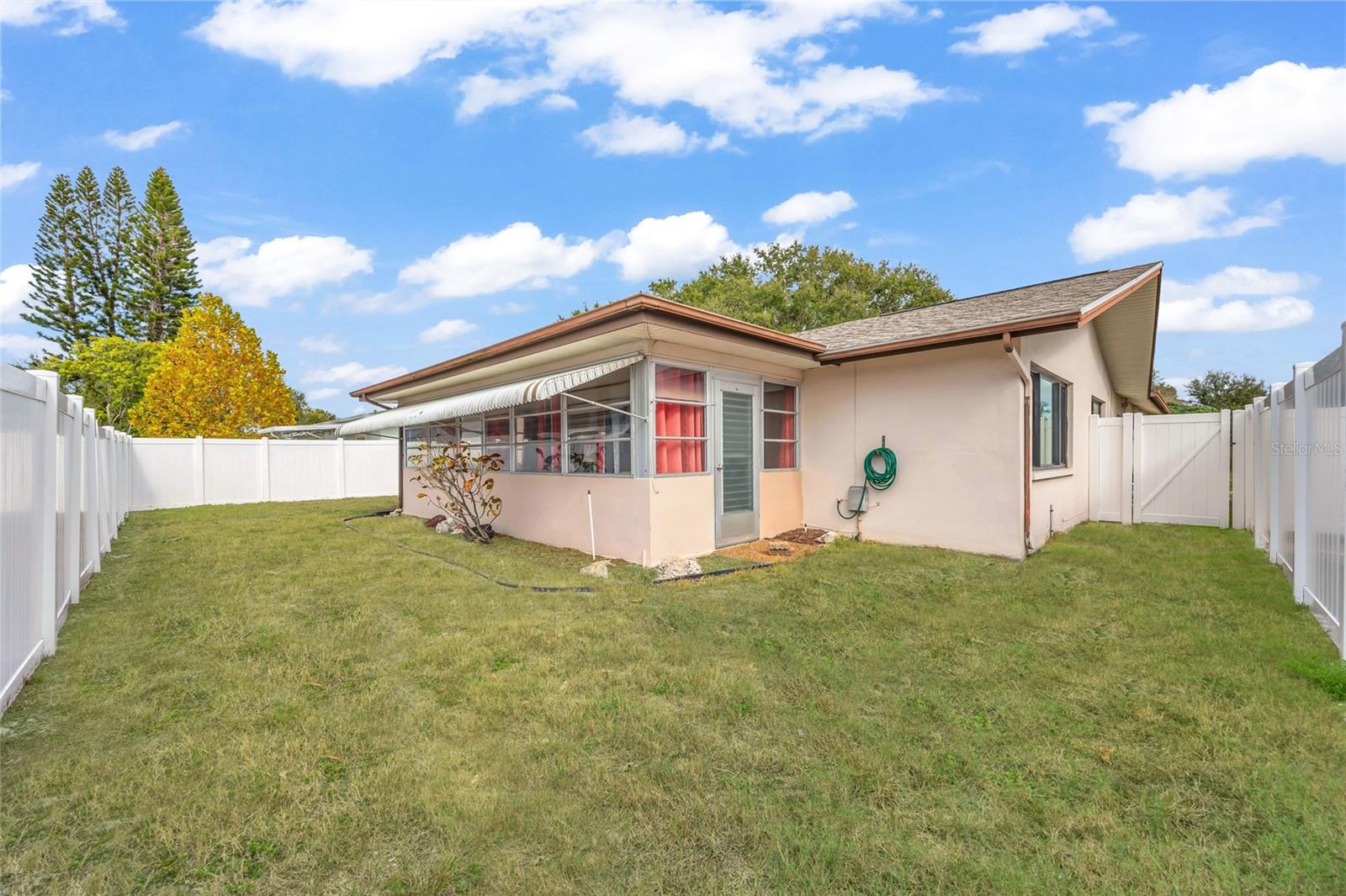 Image 25 of 33 For 2533 Bramblewood Drive W