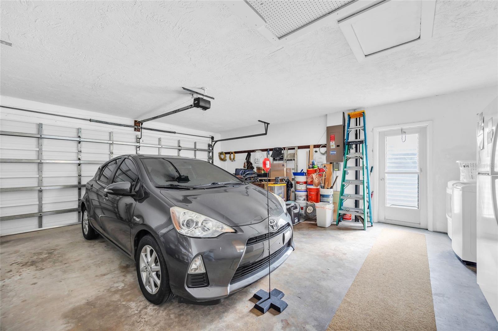 Image 28 of 33 For 2533 Bramblewood Drive W