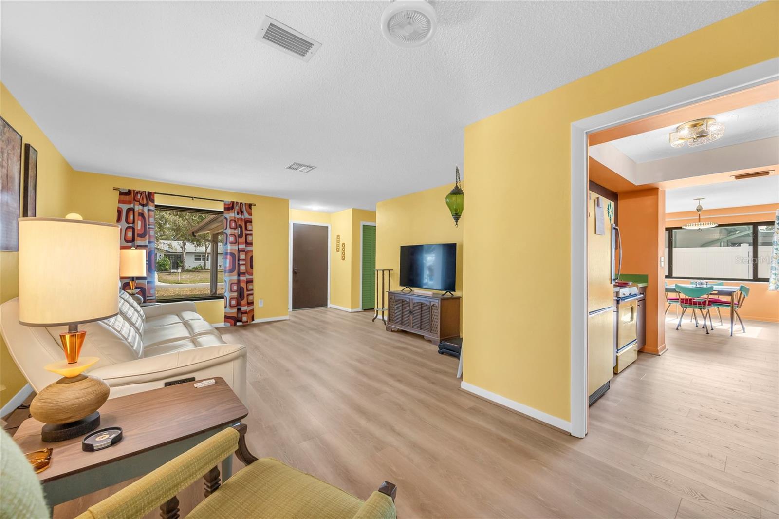 Image 5 of 33 For 2533 Bramblewood Drive W