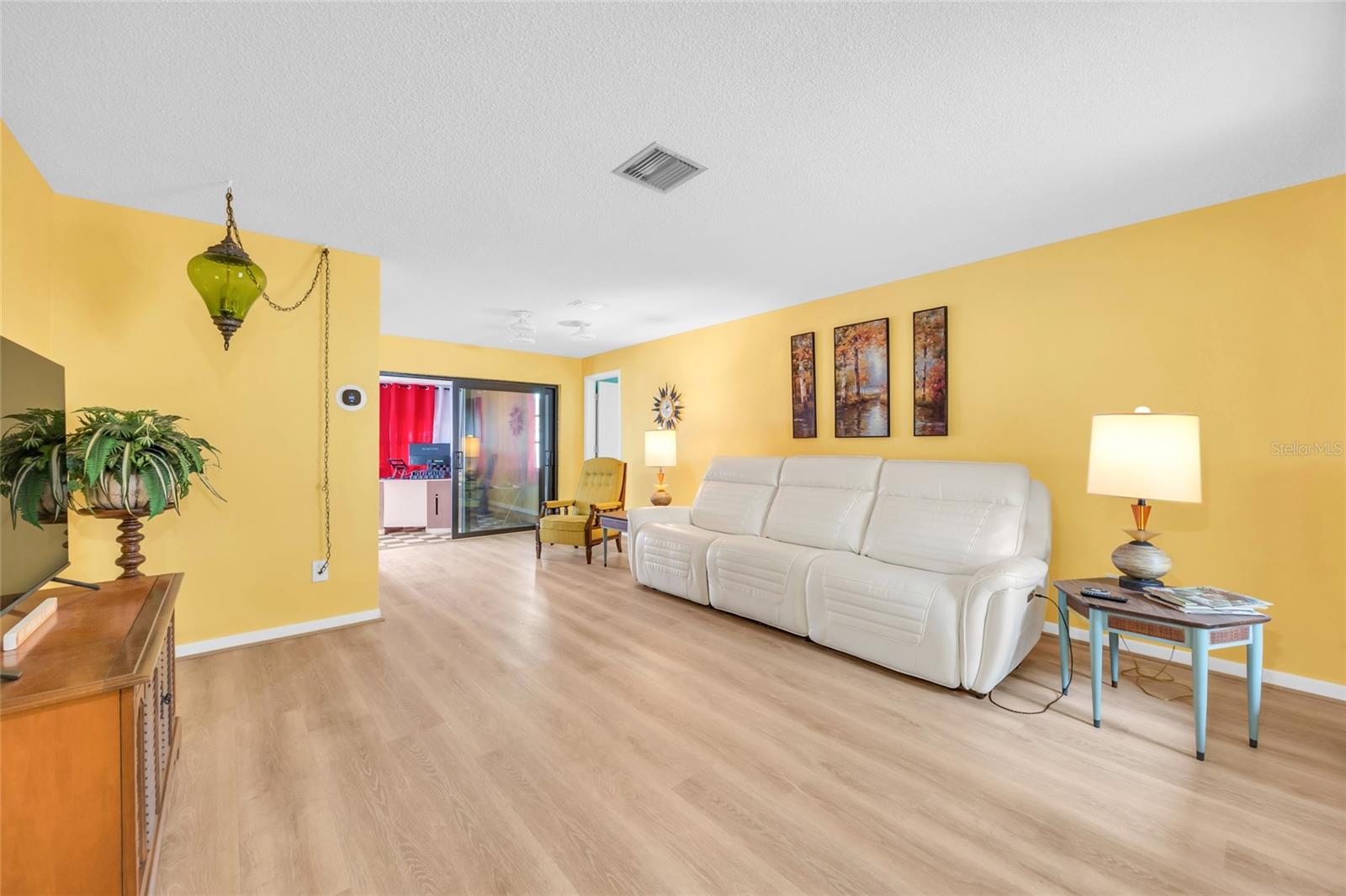 Image 7 of 33 For 2533 Bramblewood Drive W