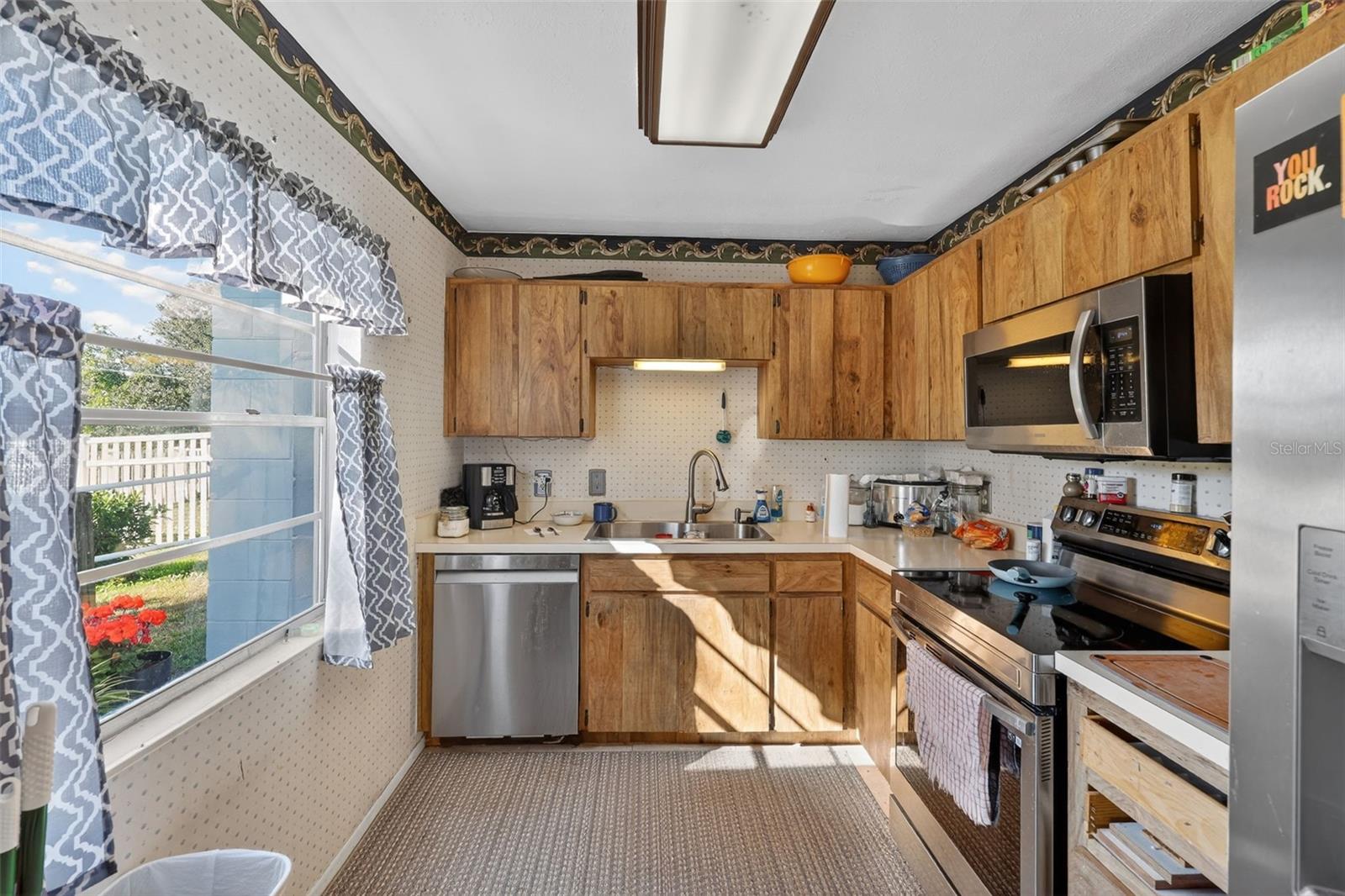 Image 12 of 27 For 1535 Thistledown Drive