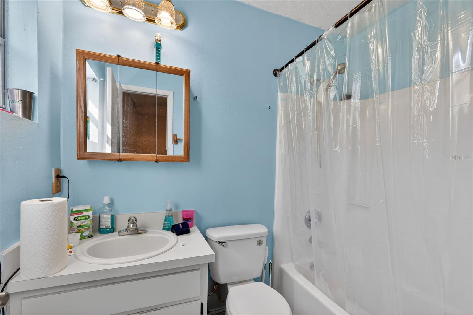 Image 17 of 27 For 1535 Thistledown Drive