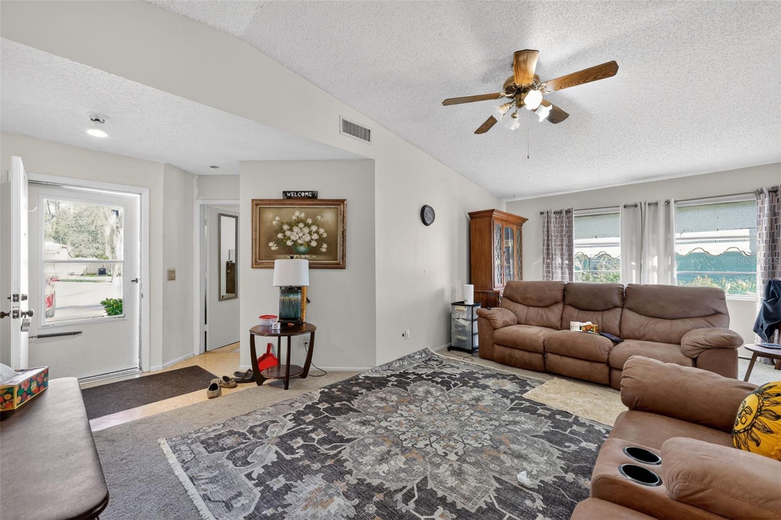 Image 5 of 27 For 1535 Thistledown Drive