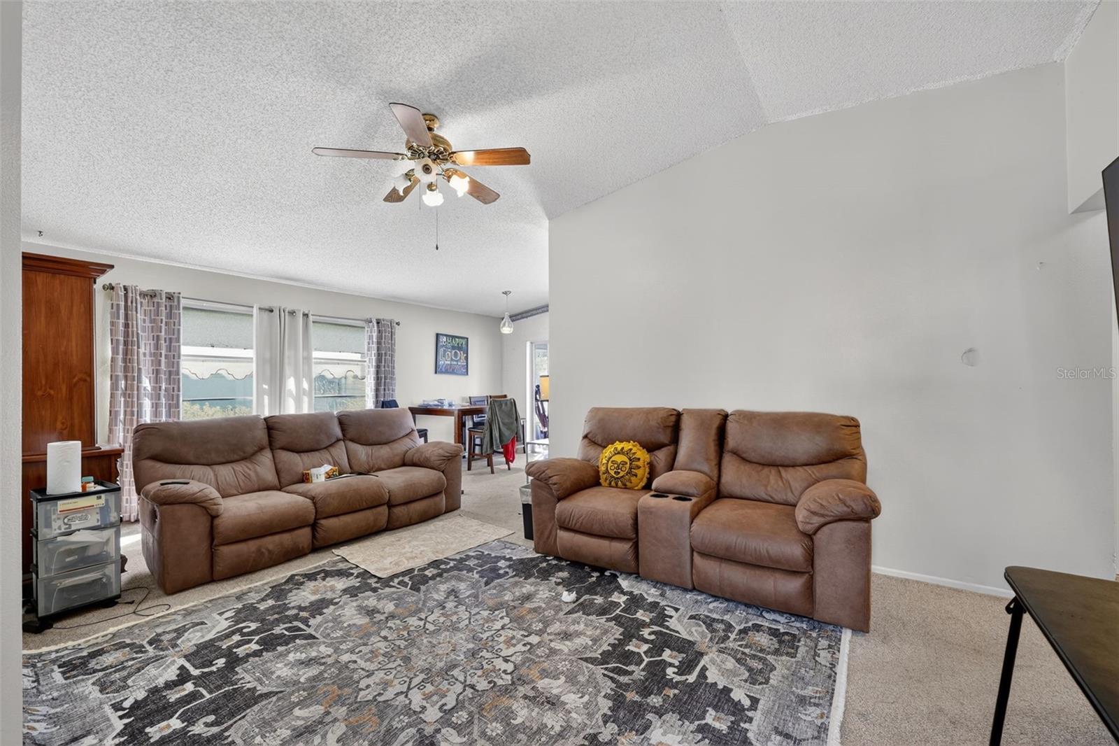 Image 6 of 27 For 1535 Thistledown Drive