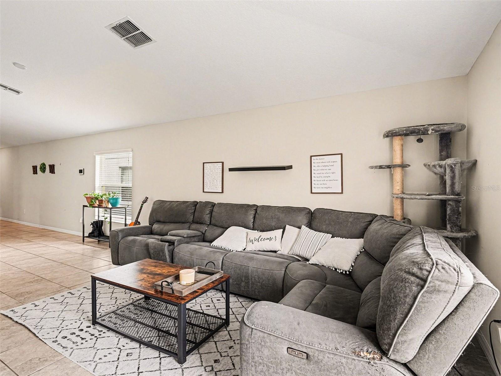 Image 7 of 14 For 17207 Beach Buttercup Place