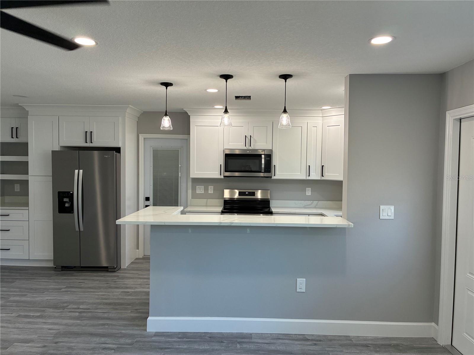 Image 3 of 23 For 9024 2nd Street N