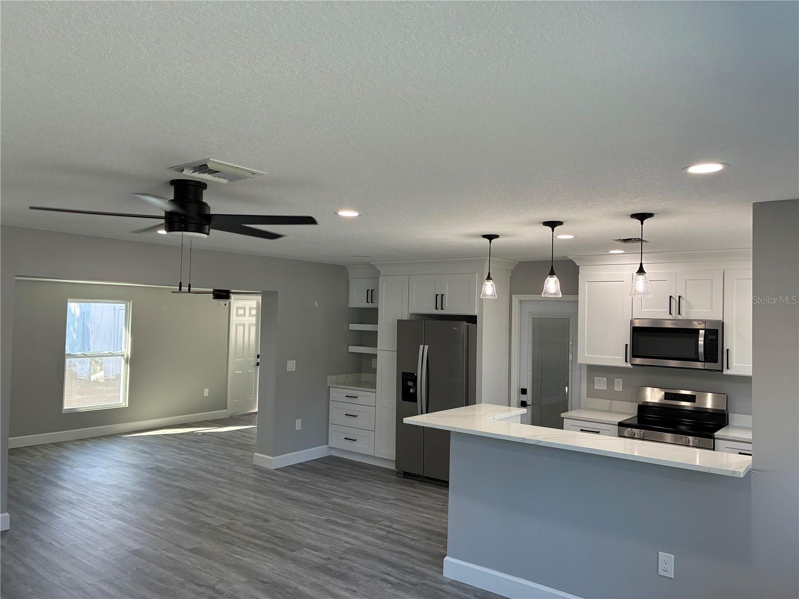 Image 4 of 23 For 9024 2nd Street N