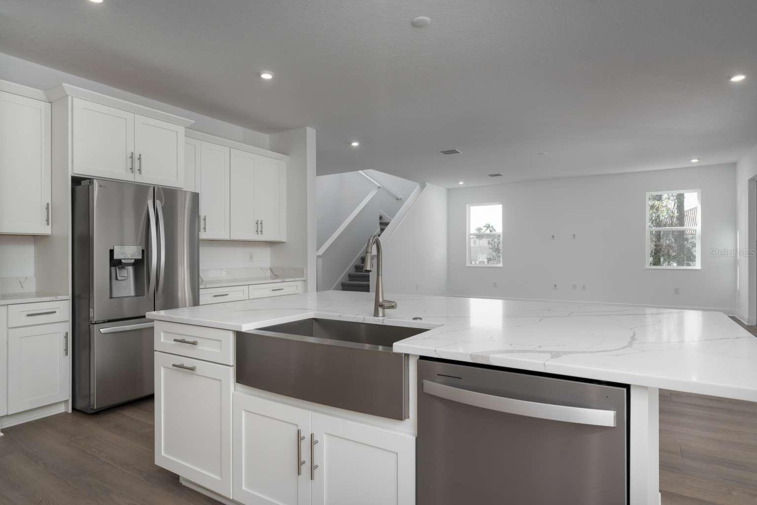 Listing photo id 8 for 318 Rafael Boulevard Ne