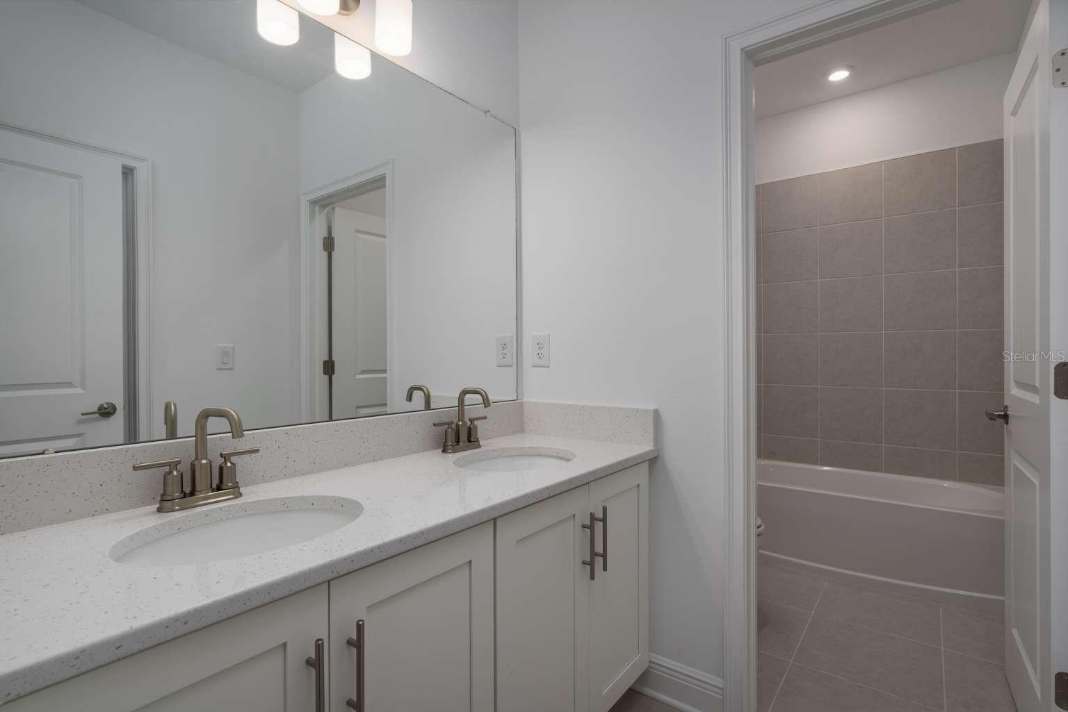 Listing photo id 26 for 318 Rafael Boulevard Ne