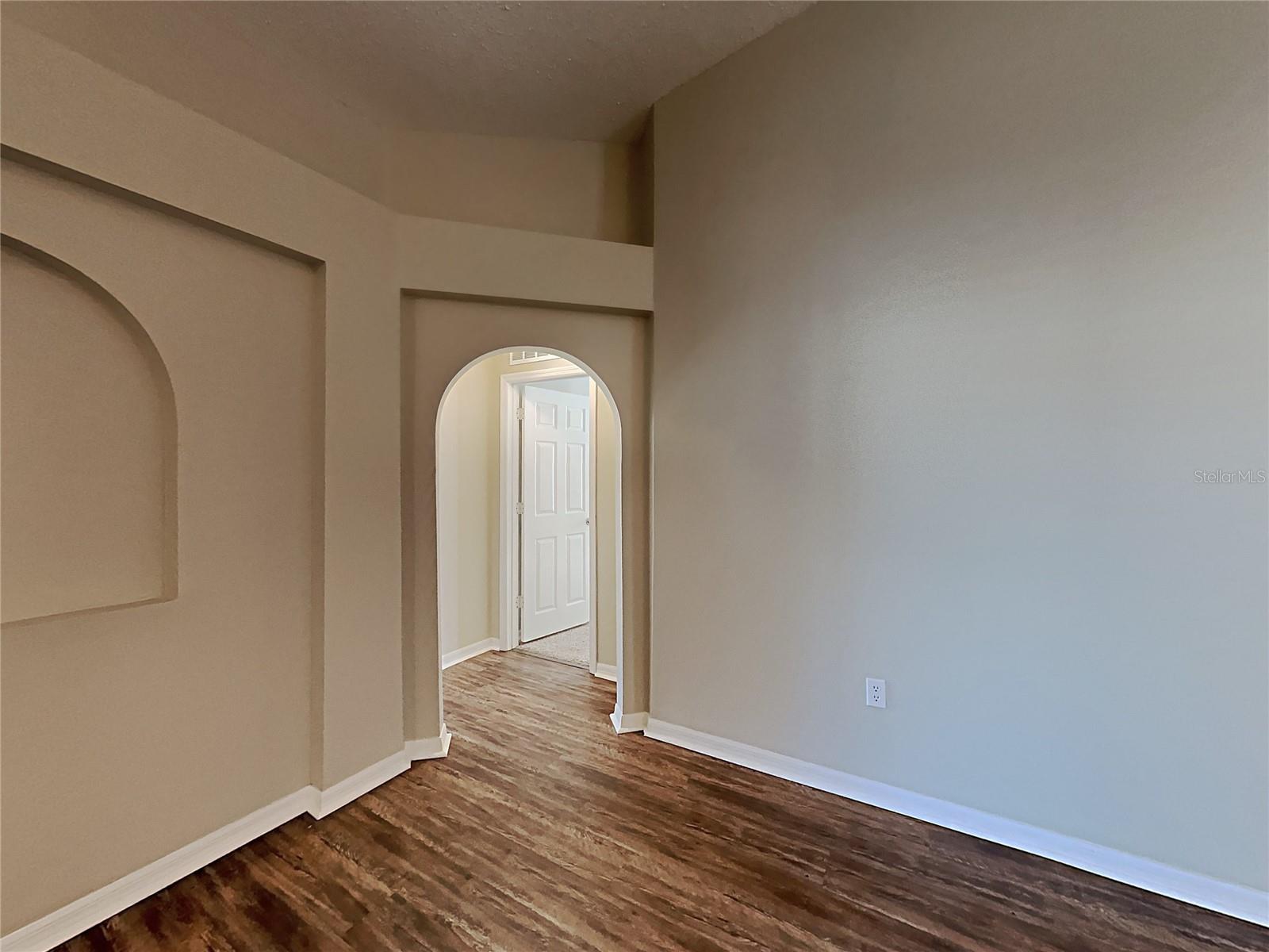 Image 4 of 18 For 744 Lobelia Drive