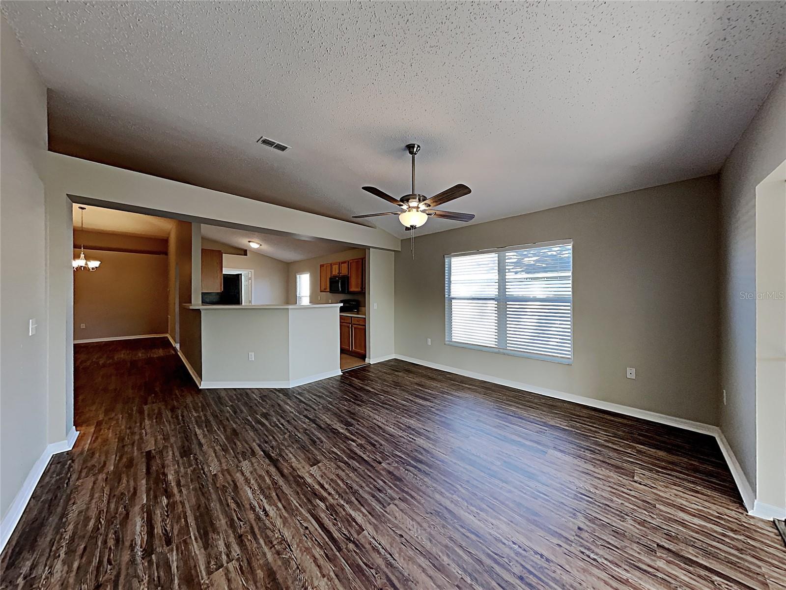 Image 5 of 18 For 744 Lobelia Drive