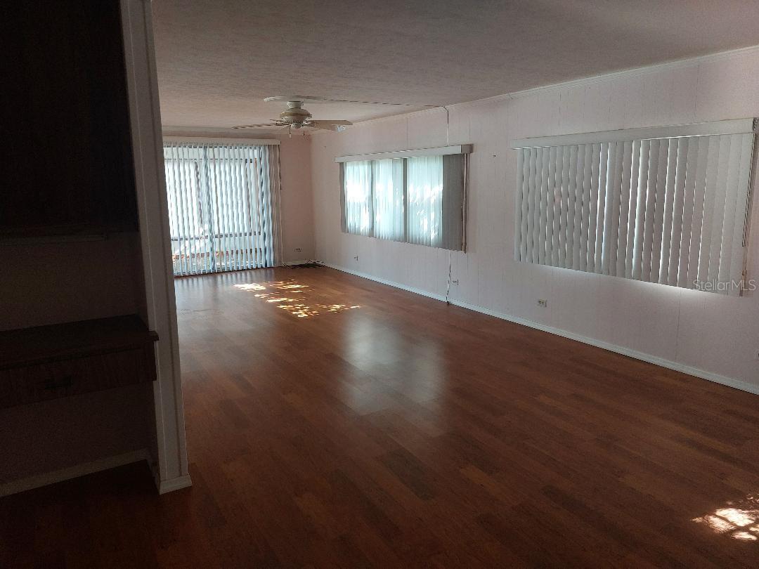 Image 9 of 20 For 272 Philadelphia Boulevard 48