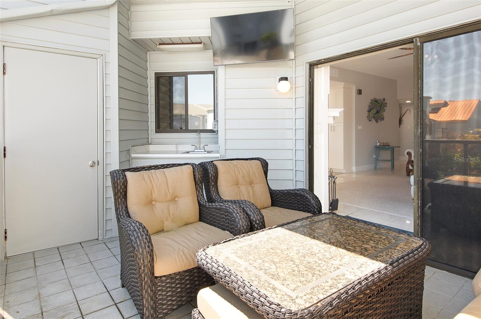 Image 10 of 44 For 557 Pinellas Bayway S 114