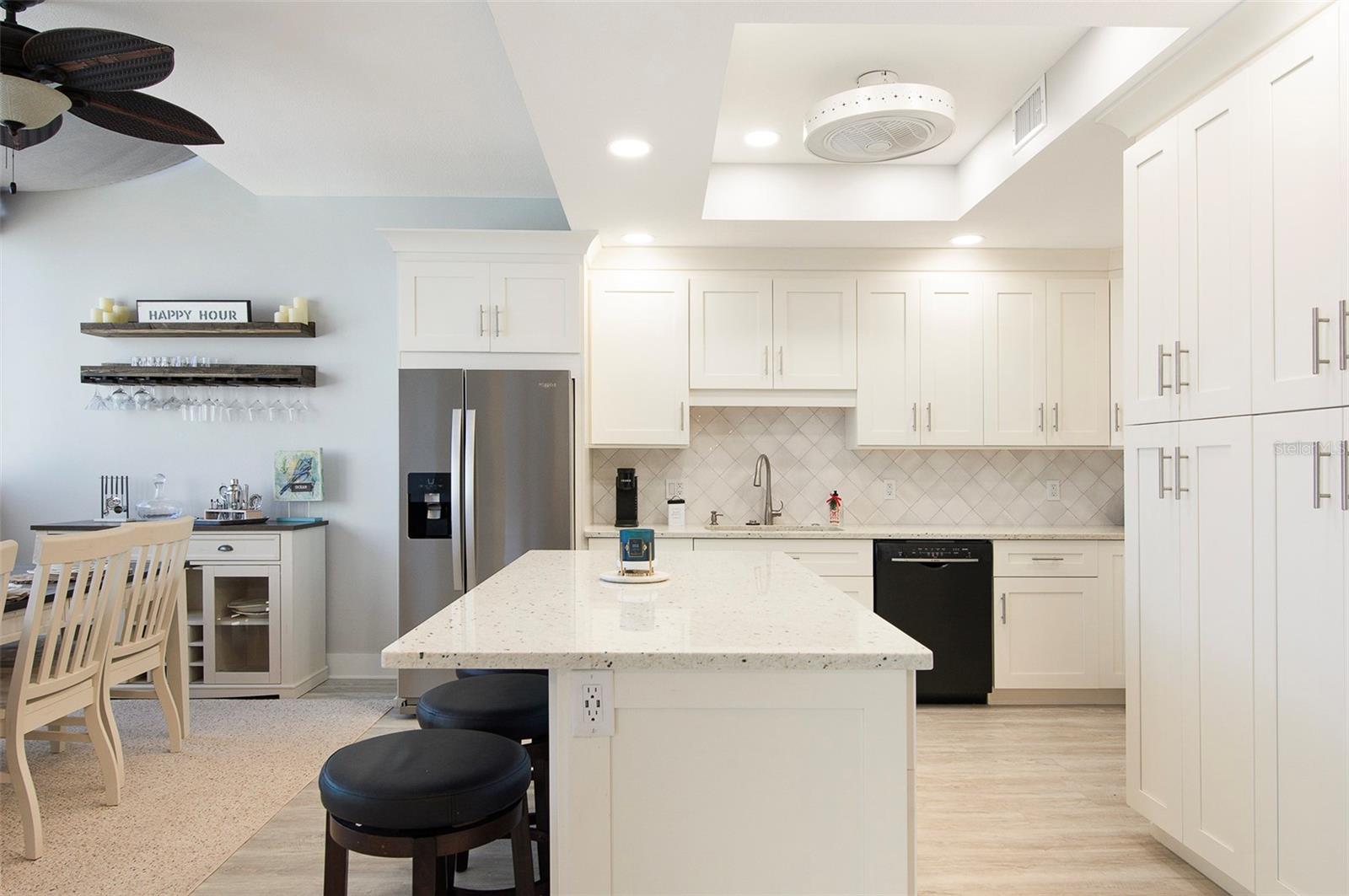 Image 11 of 44 For 557 Pinellas Bayway S 114