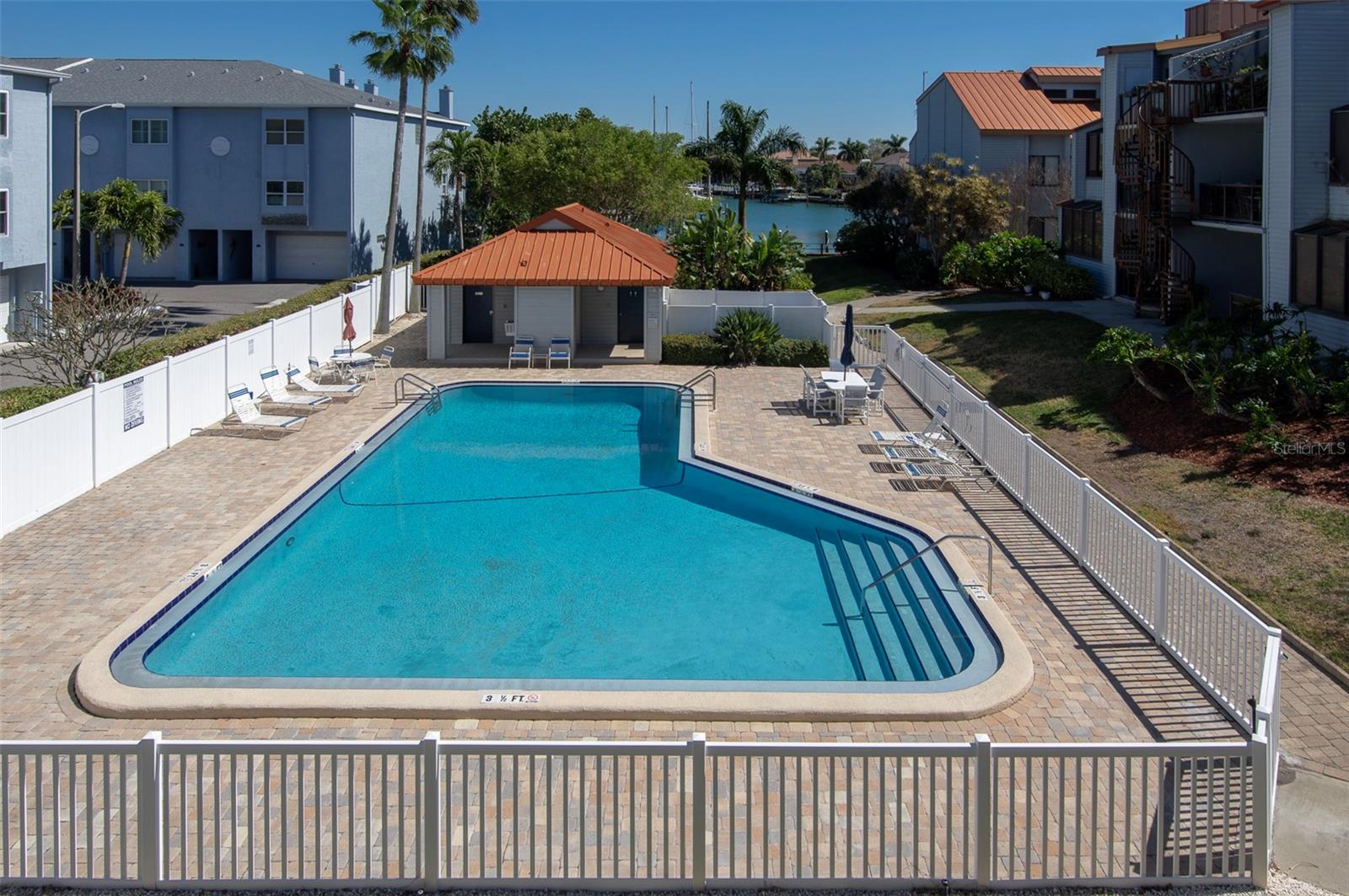 Image 37 of 44 For 557 Pinellas Bayway S 114