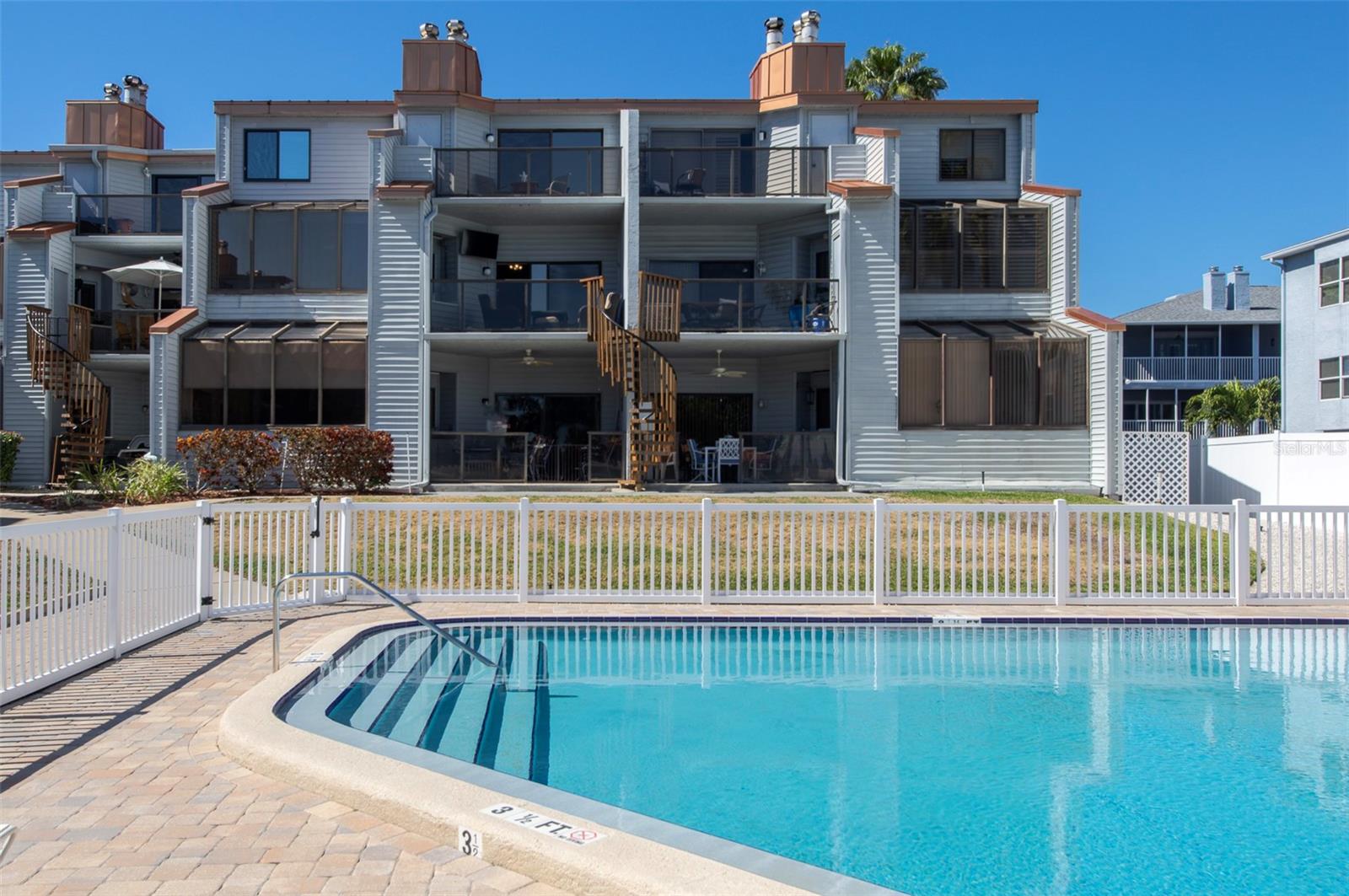 Image 39 of 44 For 557 Pinellas Bayway S 114