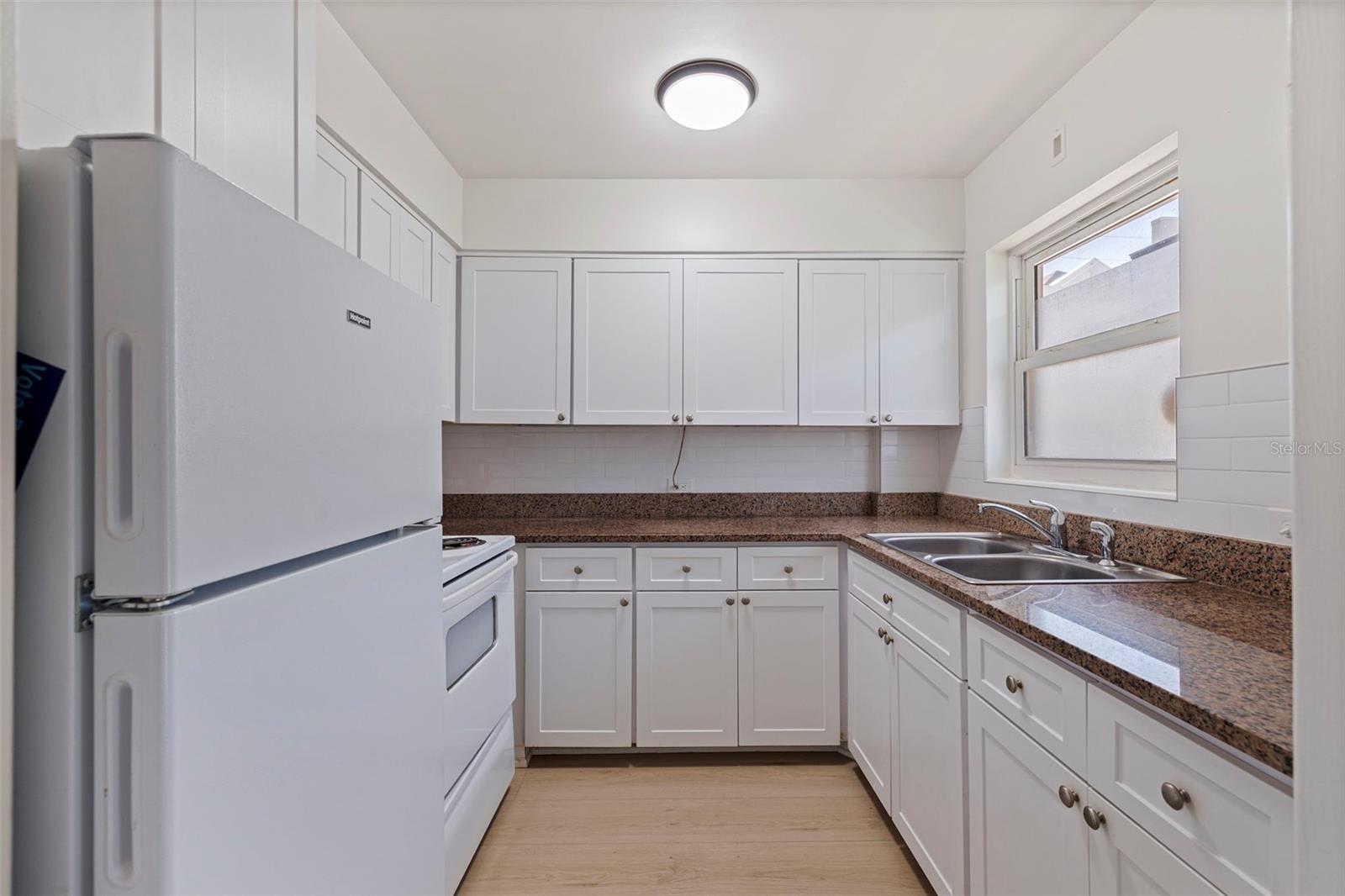 Image 11 of 44 For 750 Burlington Avenue N 1g