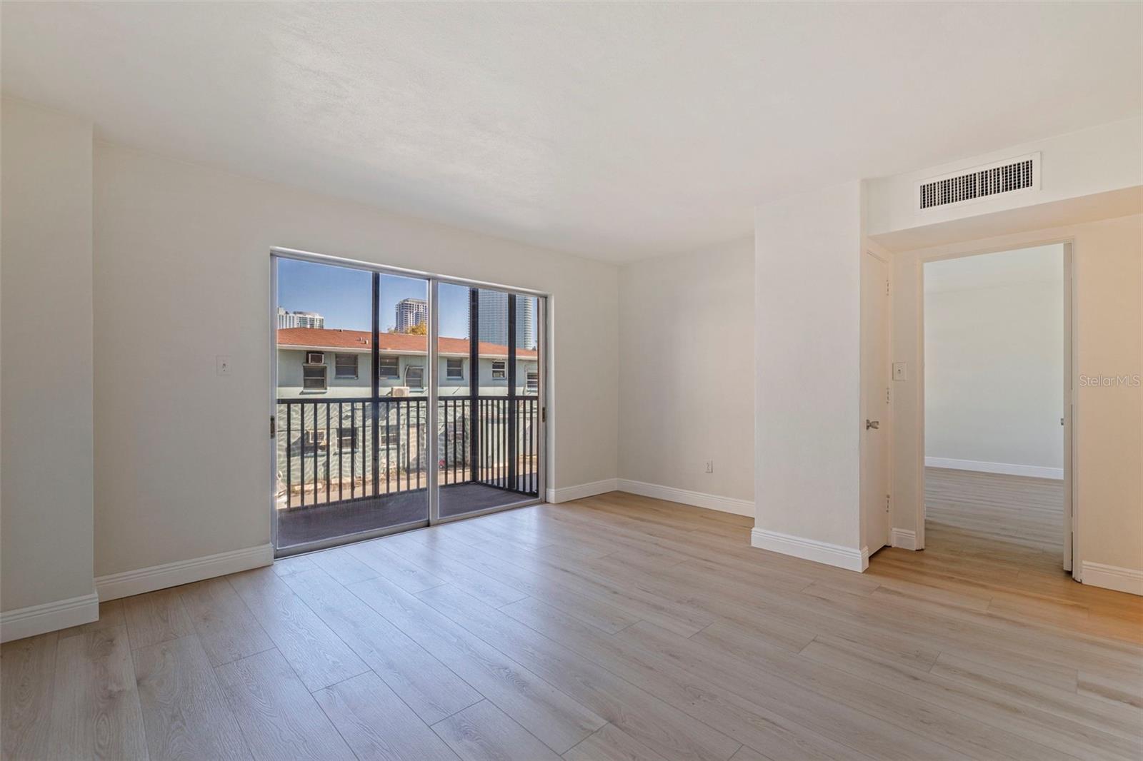 Image 16 of 44 For 750 Burlington Avenue N 1g