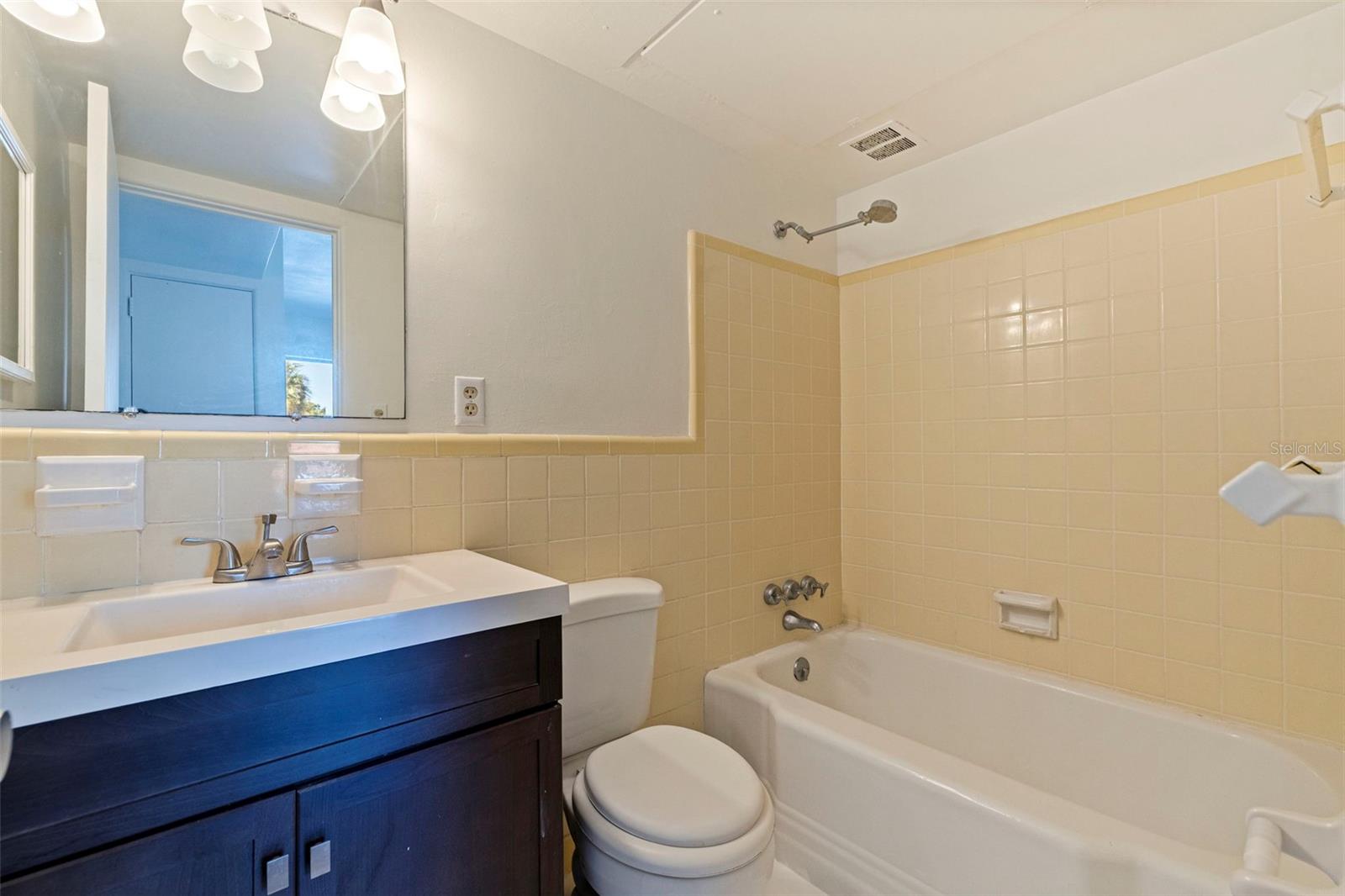 Image 21 of 44 For 750 Burlington Avenue N 1g