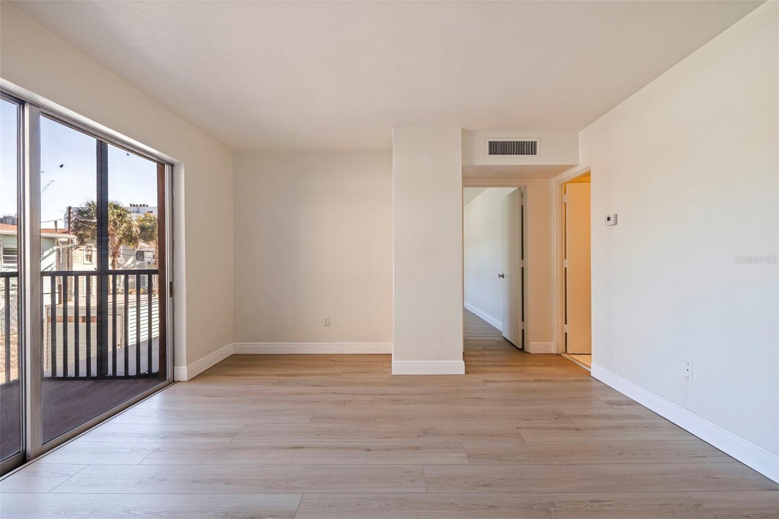 Image 27 of 44 For 750 Burlington Avenue N 1g