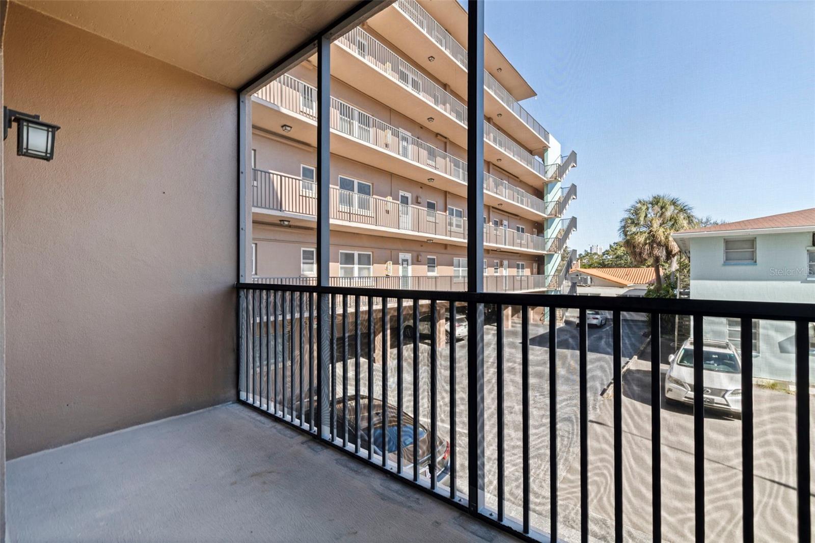 Image 28 of 44 For 750 Burlington Avenue N 1g