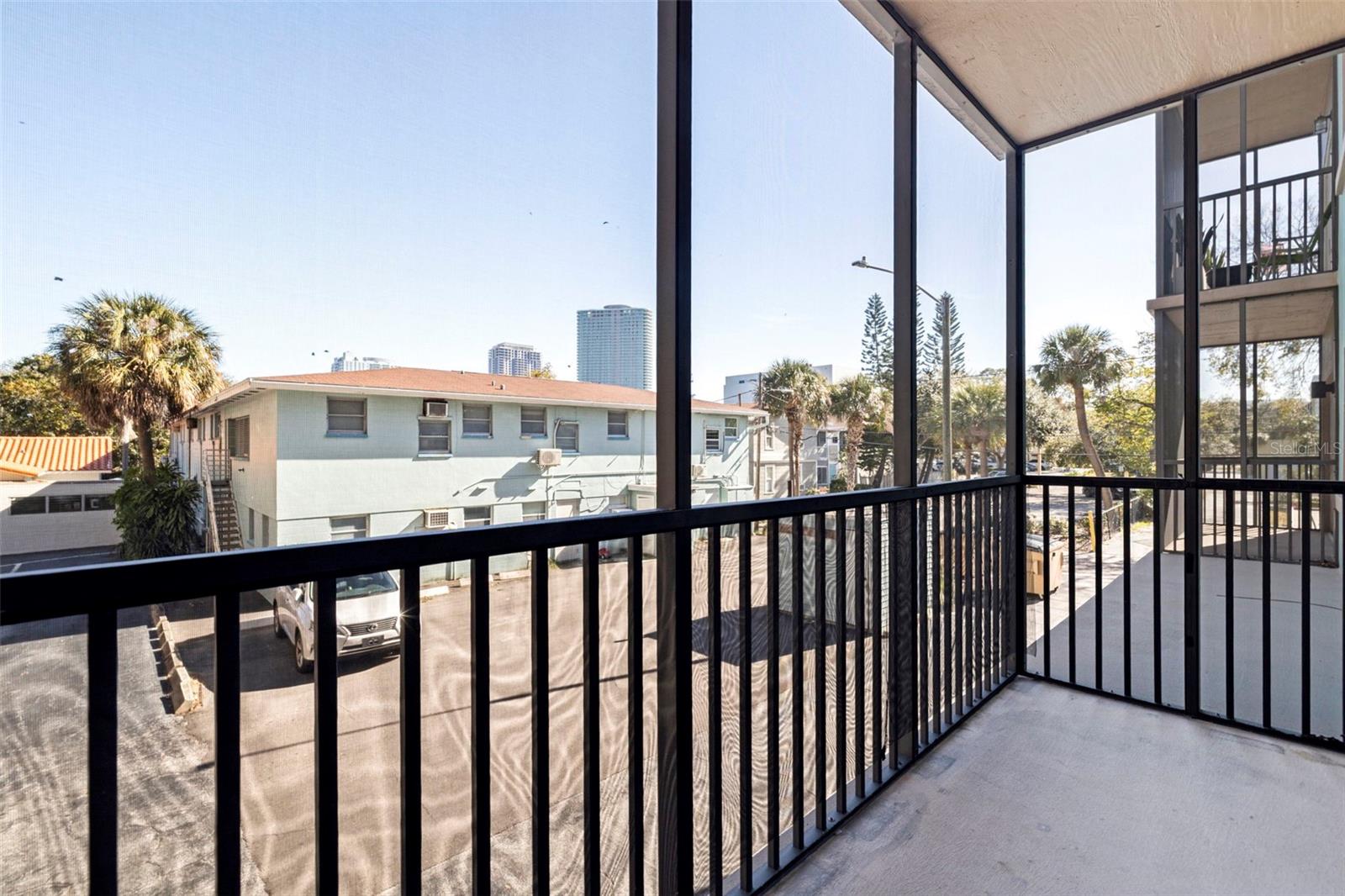 Image 29 of 44 For 750 Burlington Avenue N 1g