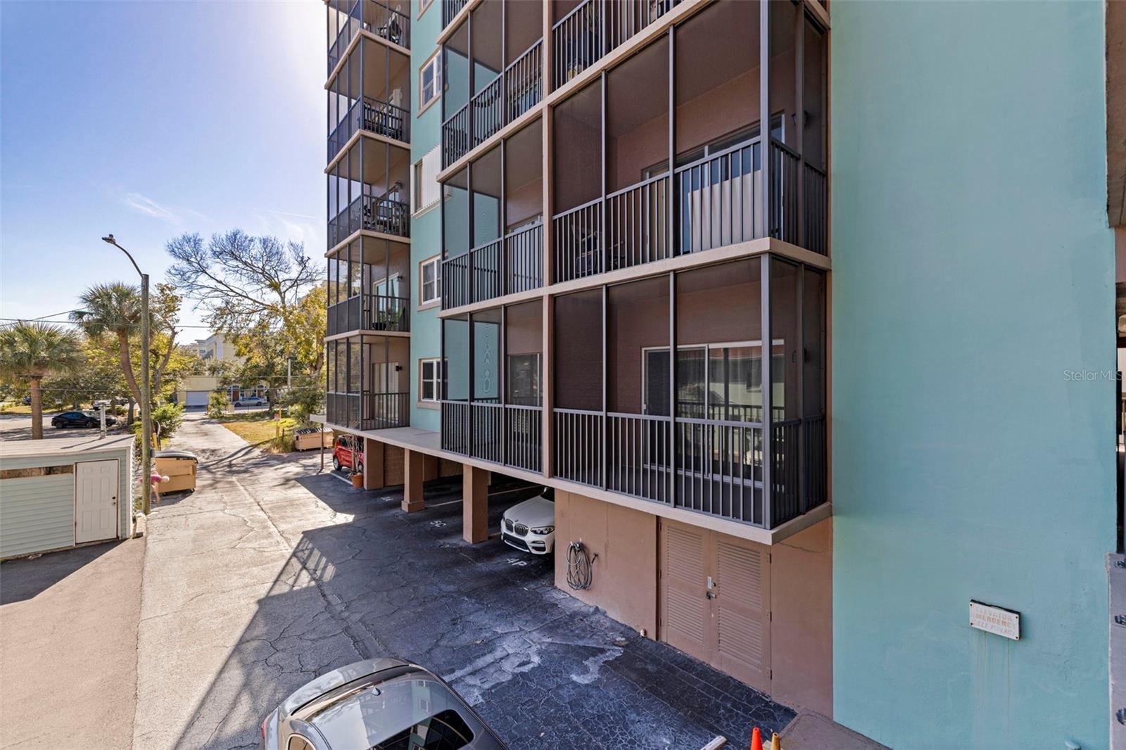 Image 32 of 44 For 750 Burlington Avenue N 1g