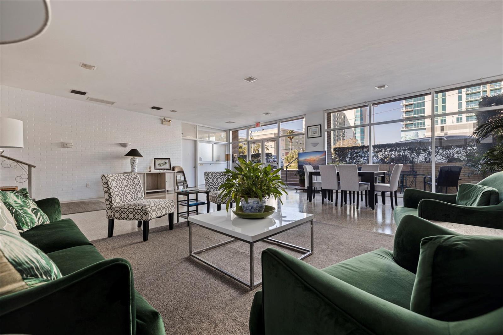 Image 5 of 44 For 750 Burlington Avenue N 1g