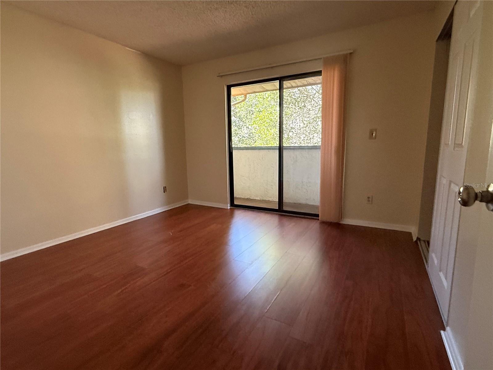 Image 10 of 16 For 1422 Highland Ridge Circle