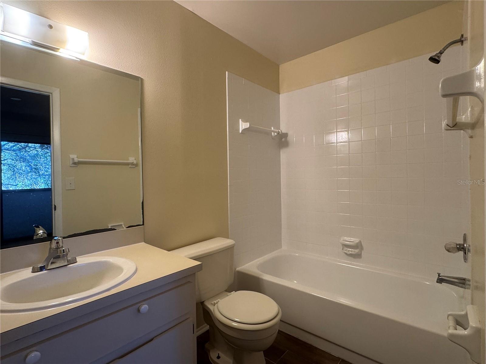 Image 11 of 16 For 1422 Highland Ridge Circle